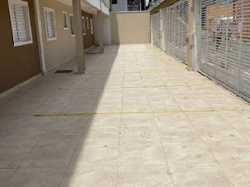 Casa de Cond. 220 mil -Pr�x. Metr�