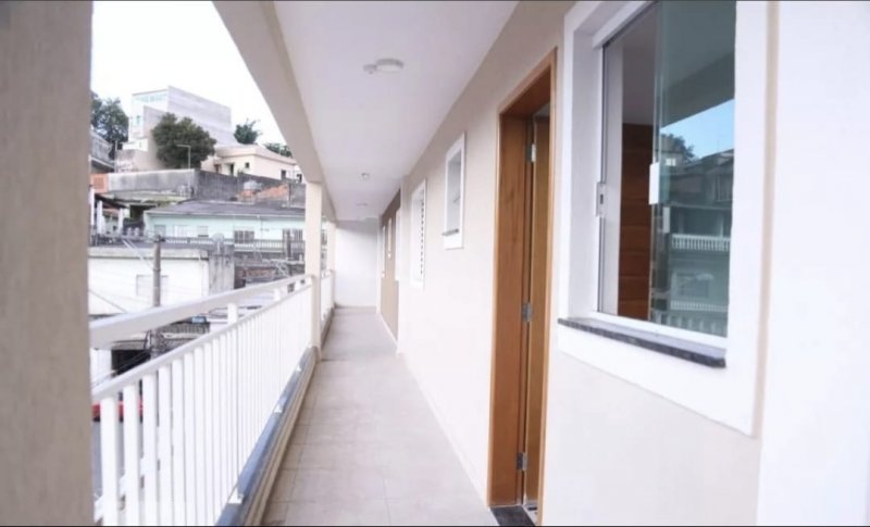 Casa de Cond. 220 mil -Pr�x. Metr�