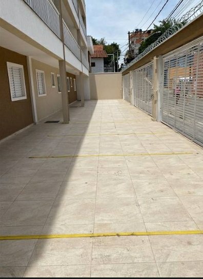 Casa de Cond. 220 mil -Pr�x. Metr�